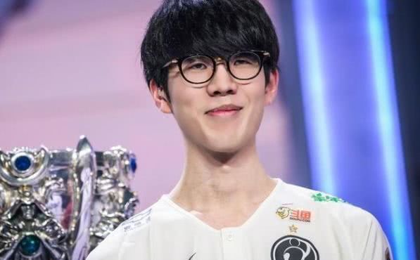 张玉宁沉着 张玉宁沉着