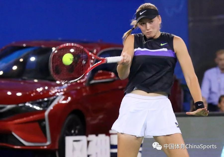 她在比赛中 她在比赛中