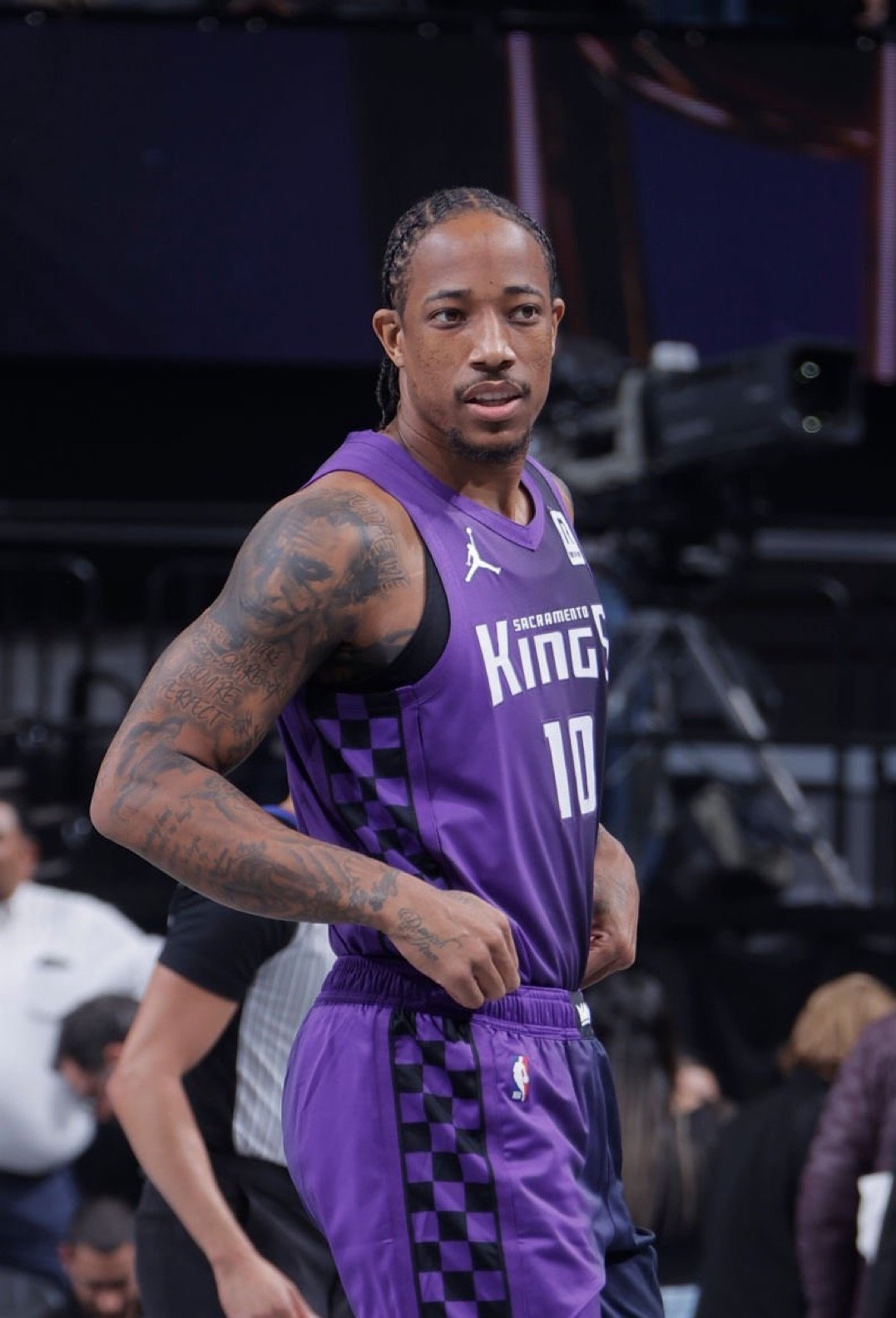 在均势甚至 在均势甚至