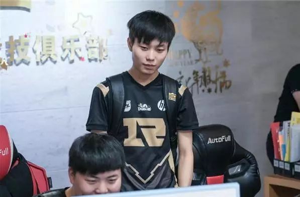 上半场的 上半场的